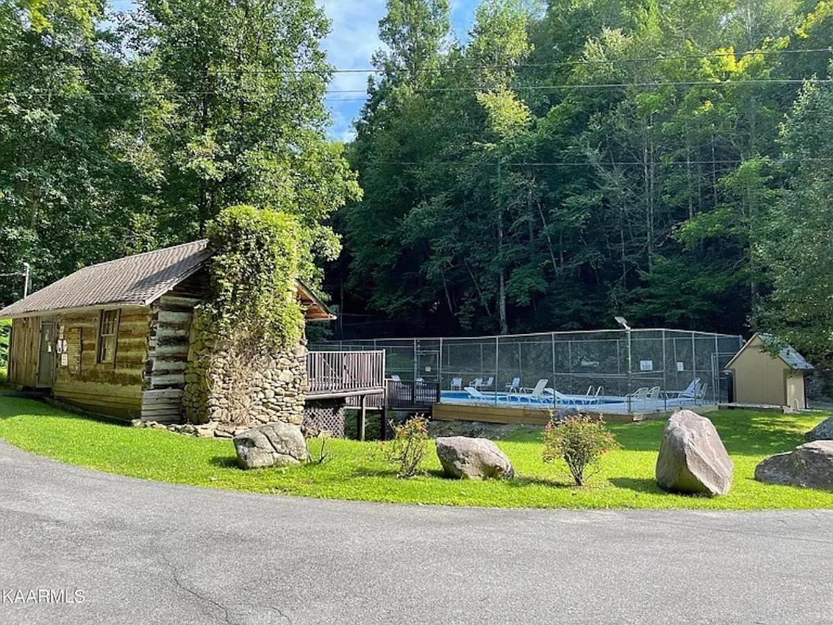 Hawks View Gatlinburg Mountain Cabin Bagian luar foto